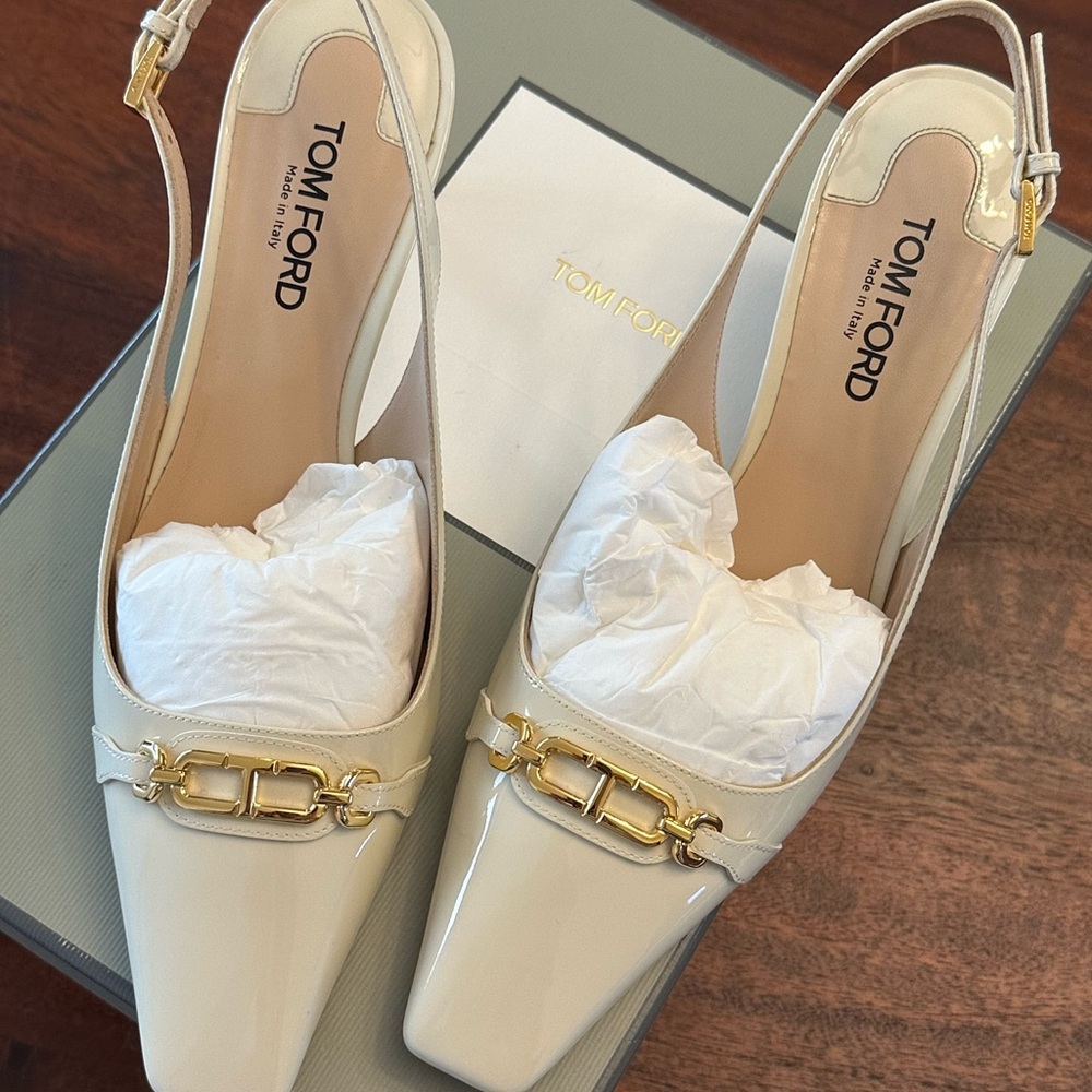 Tom Ford Cream Slingback Heels with Gold Chain - Picture 7 of 15